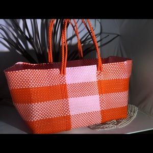 Super cute spring/summer bag!